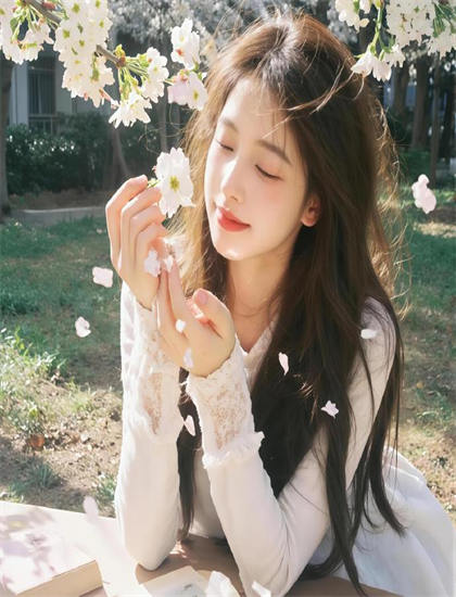 《战神金刚：传奇的保护神 第二季英文版》技术揭秘：虚拟现实技术如何艺术与技术的完美融合 为观众带来全新视觉体验