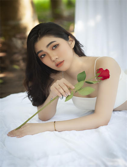 美女张开腿让男人桶爽的小说_女人必买三件衣服_中文字幕42页